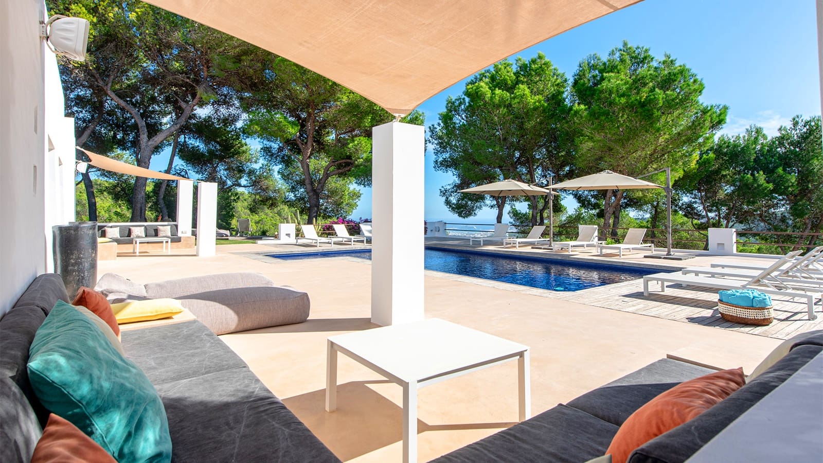 7 soveværelse Villa til salg i Sant Antoni de Portmany med swimmingpool - € 11.900.000 (Ref: 9136146)