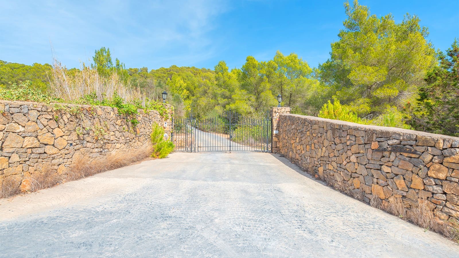 6 chambre Villa/Maison à vendre à Sant Carles de Peralta avec piscine - 8 400 000 € (Ref: 9138181)