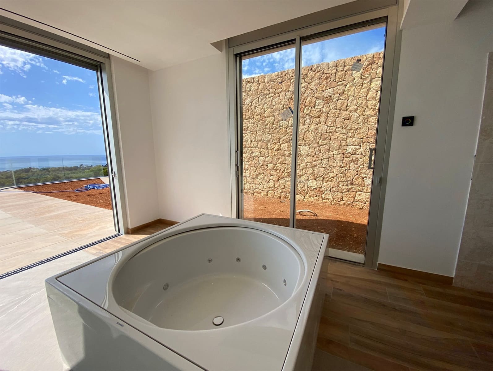 5 soverom Villa til salgs i Es Cubells med svømmebasseng - € 16 000 000 (Ref: 9138524)