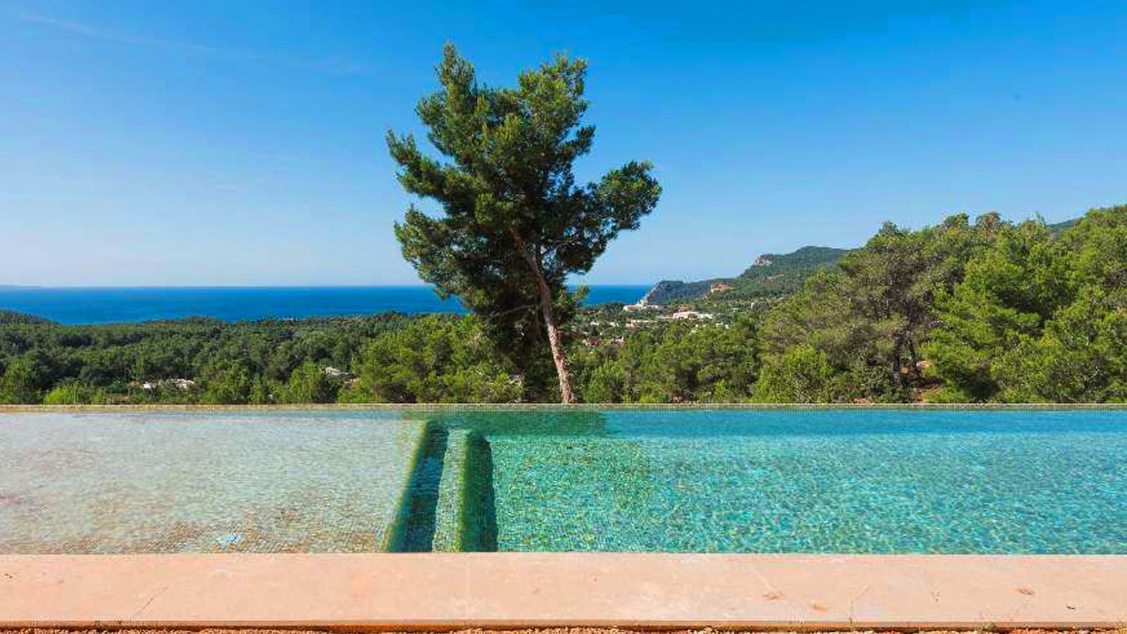 5 soverom Villa til salgs i Es Cubells med svømmebasseng - € 16 000 000 (Ref: 9138524)