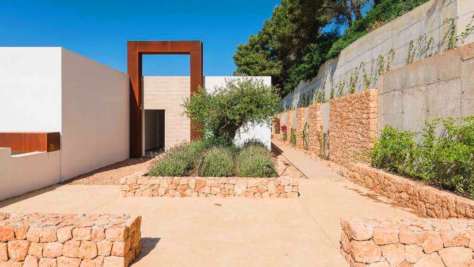 5 soverom Villa til salgs i Es Cubells med svømmebasseng - € 16 000 000 (Ref: 9138524)