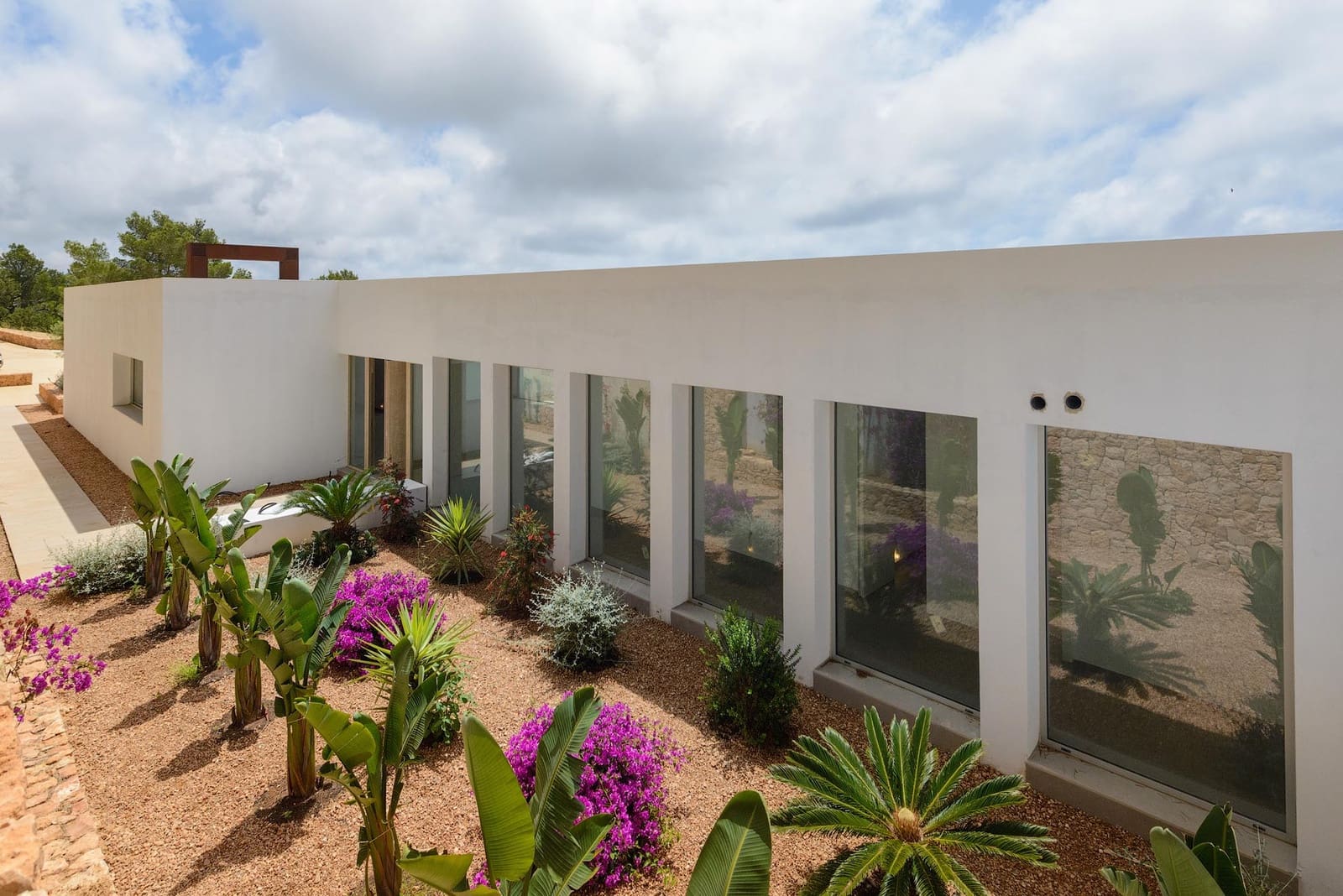 5 soverom Villa til salgs i Es Cubells med svømmebasseng - € 16 000 000 (Ref: 9138524)