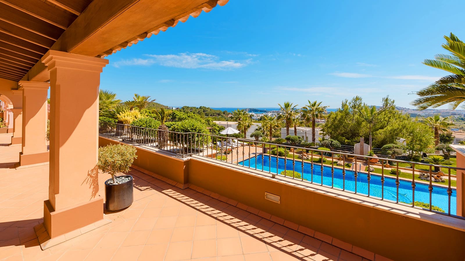 7 bedroom Villa for sale in Ibiza / Eivissa town with pool - € 9,500,000 (Ref: 9141882)