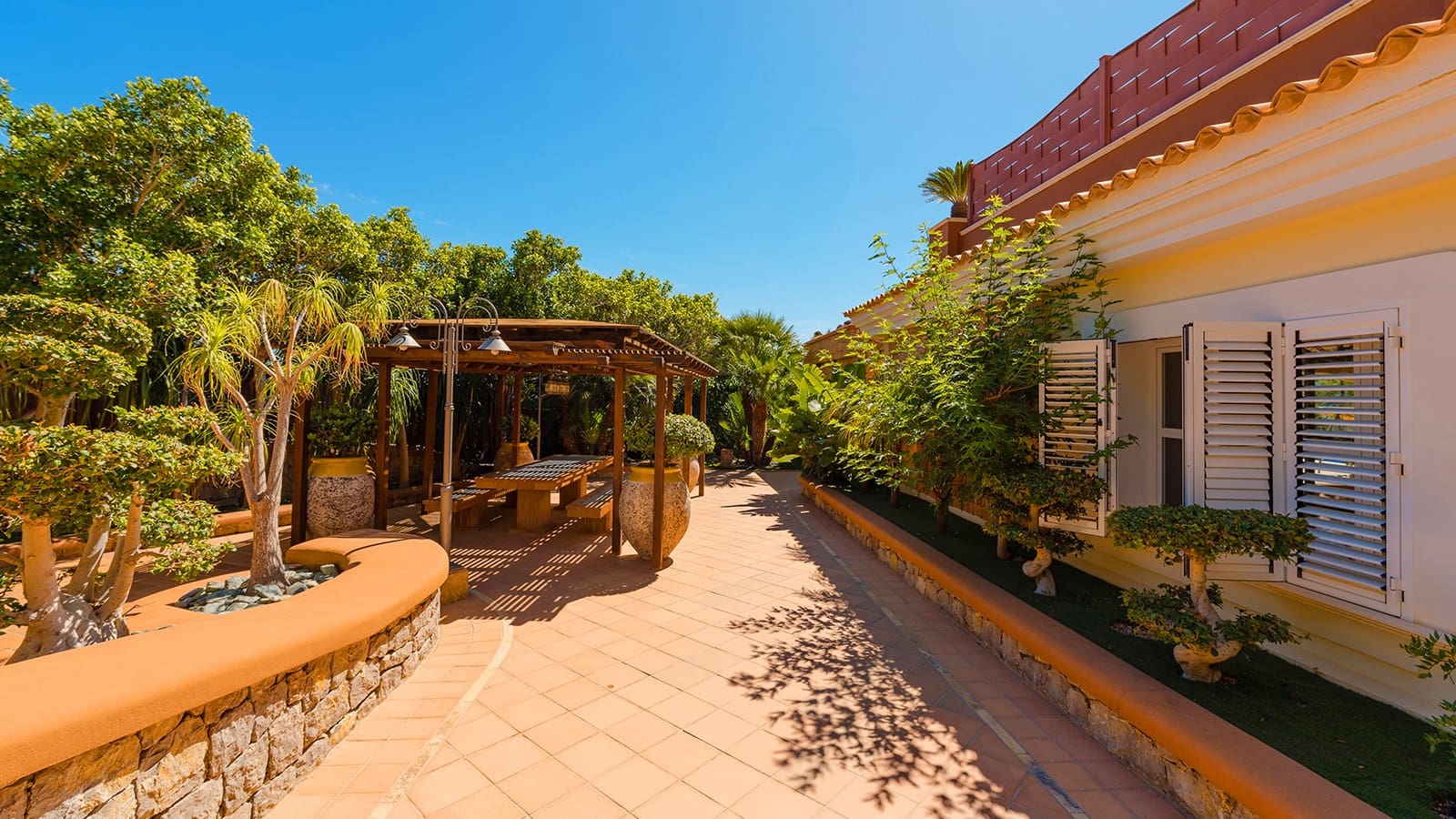 7 bedroom Villa for sale in Ibiza / Eivissa town with pool - € 9,500,000 (Ref: 9141882)