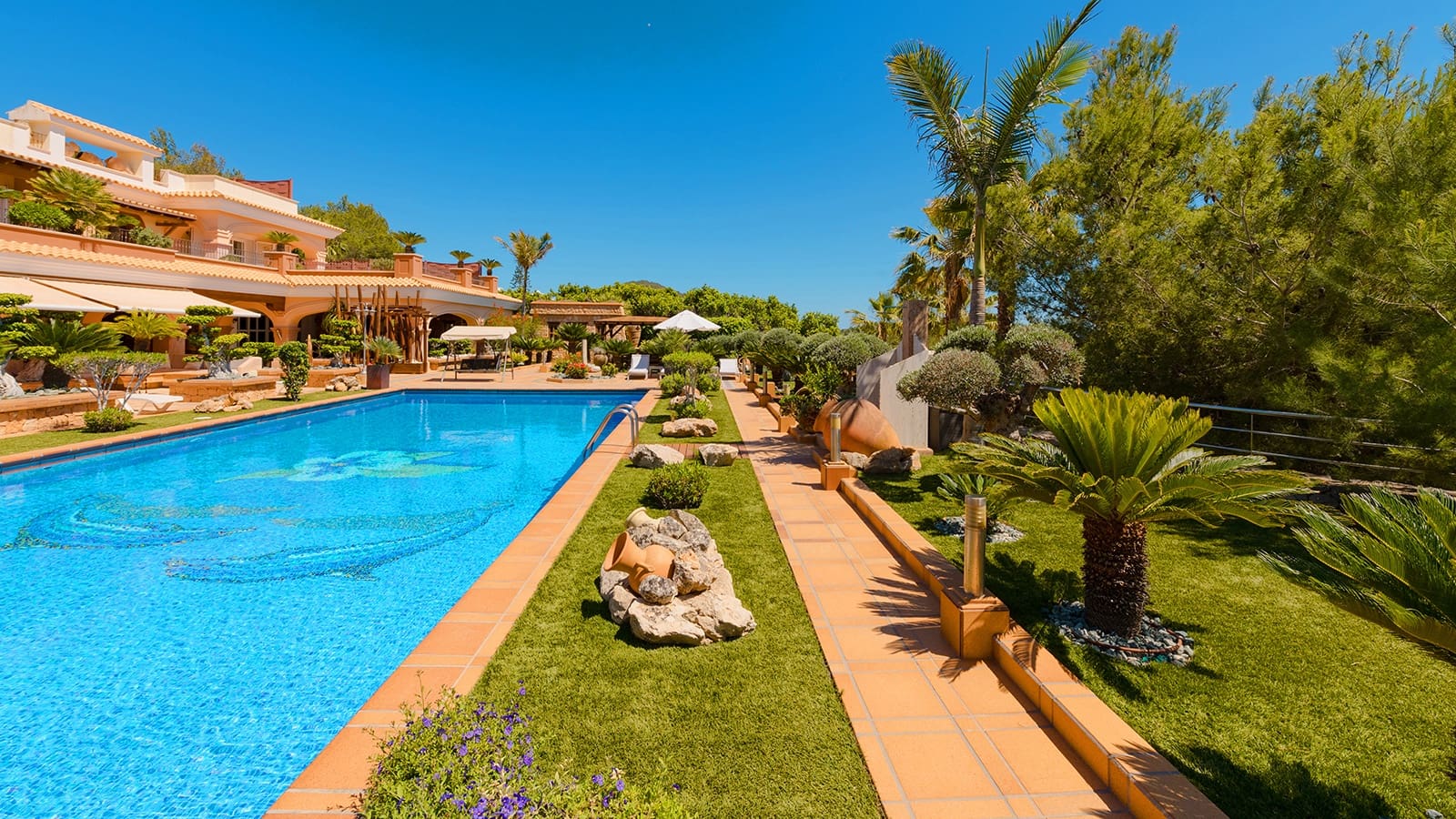 7 bedroom Villa for sale in Ibiza / Eivissa town with pool - € 9,500,000 (Ref: 9141882)