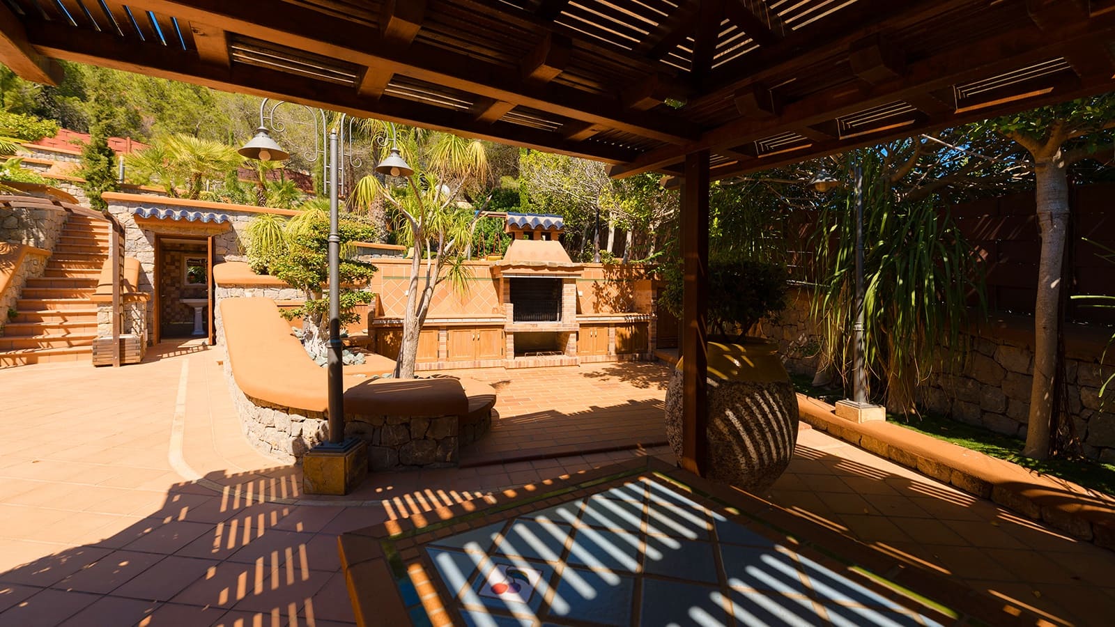 7 bedroom Villa for sale in Ibiza / Eivissa town with pool - € 9,500,000 (Ref: 9141882)