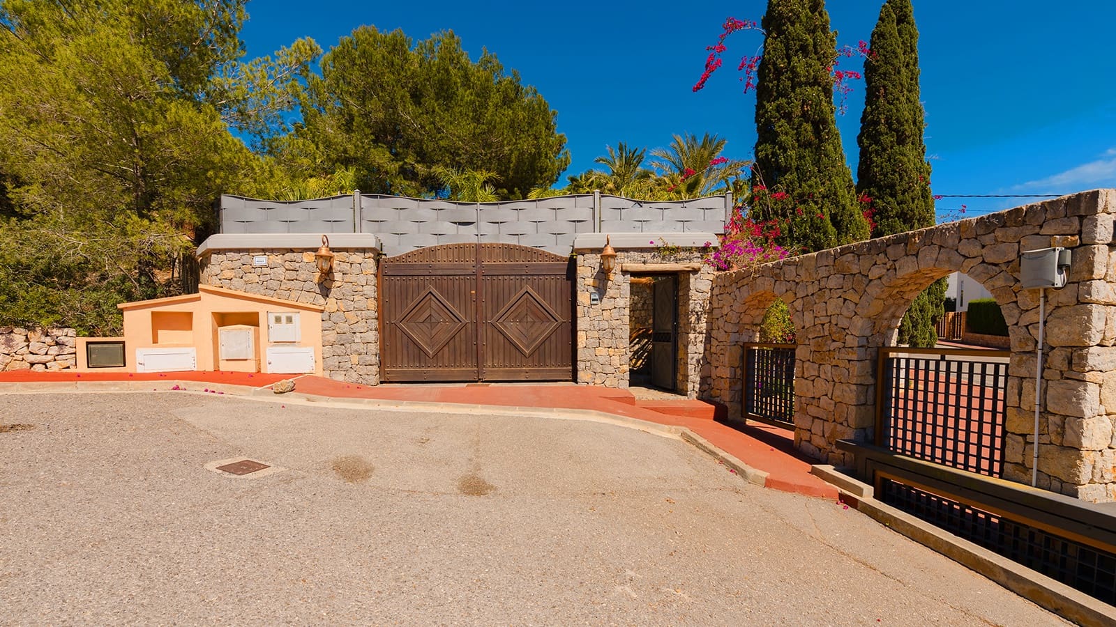7 bedroom Villa for sale in Ibiza / Eivissa town with pool - € 9,500,000 (Ref: 9141882)