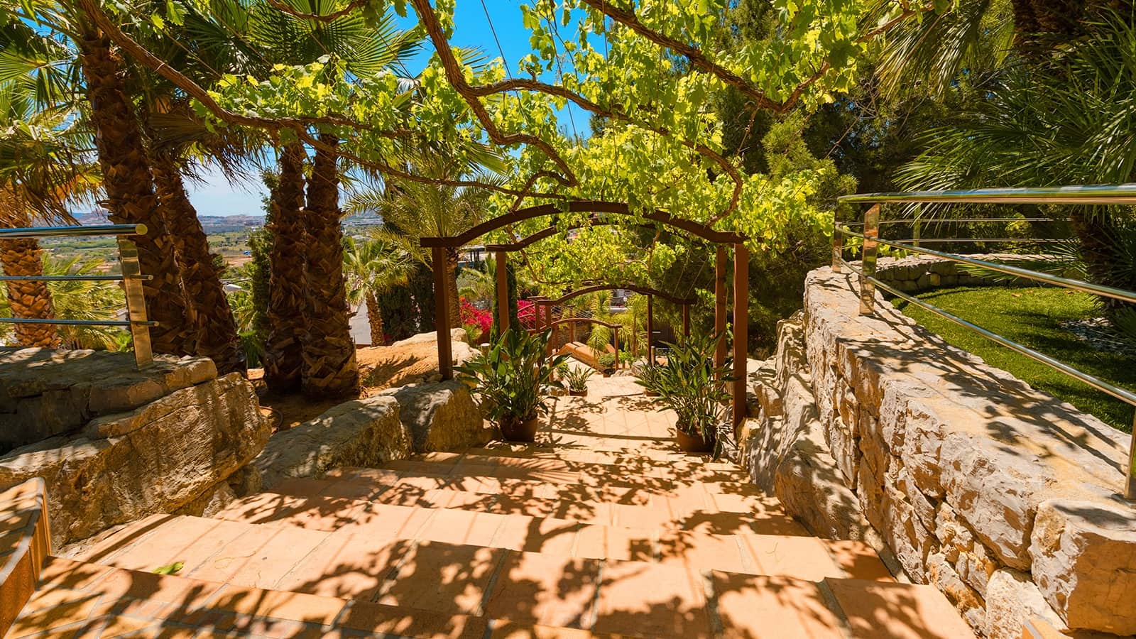 7 bedroom Villa for sale in Ibiza / Eivissa town with pool - € 9,500,000 (Ref: 9141882)