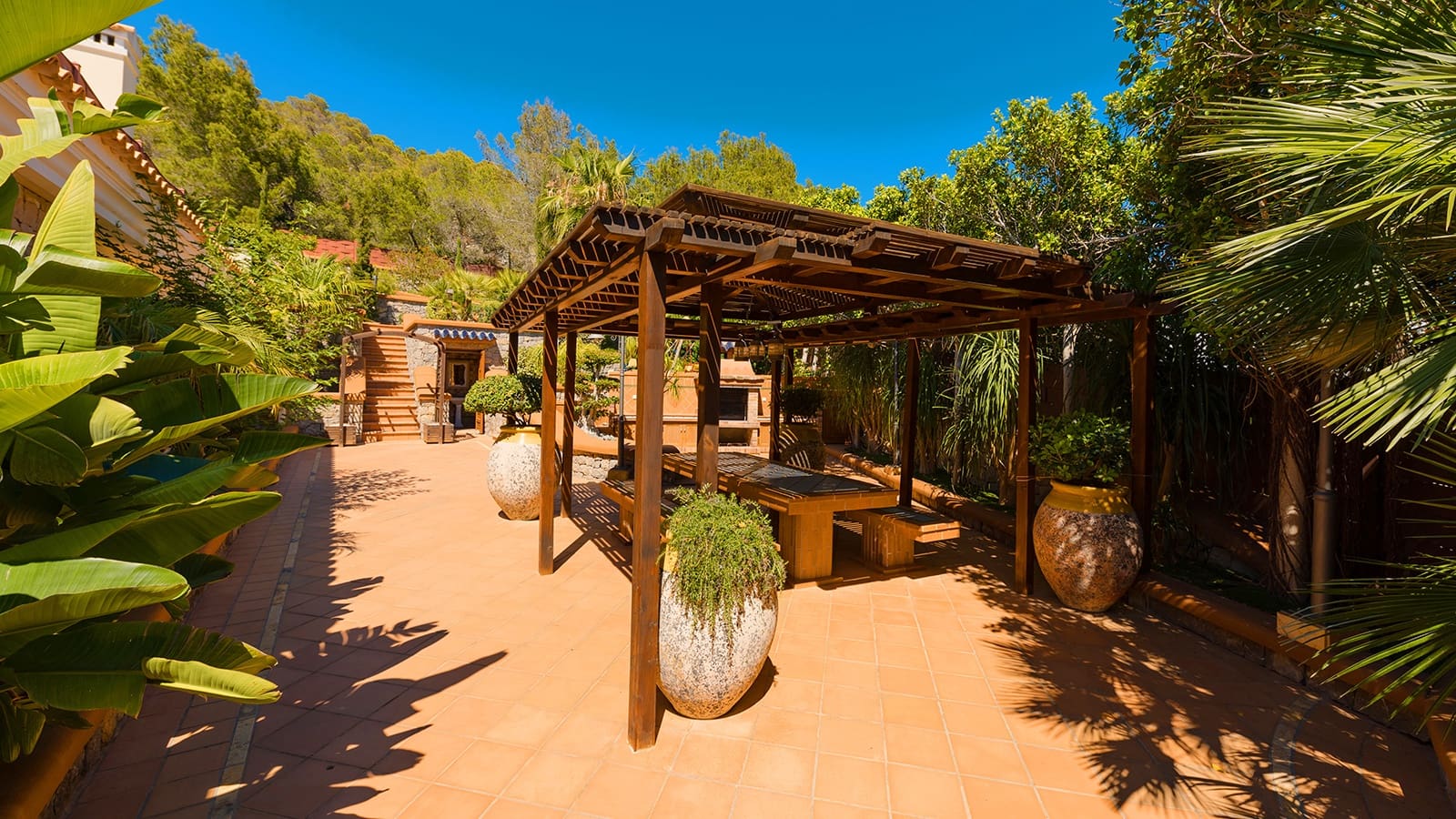 7 bedroom Villa for sale in Ibiza / Eivissa town with pool - € 9,500,000 (Ref: 9141882)