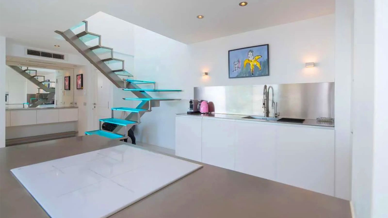 2 bedroom Apartment for sale in Ibiza / Eivissa town with pool - € 2,350,000 (Ref: 9158706)