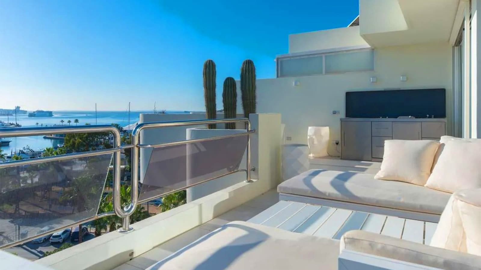 2 bedroom Apartment for sale in Ibiza / Eivissa town with pool - € 2,350,000 (Ref: 9158706)