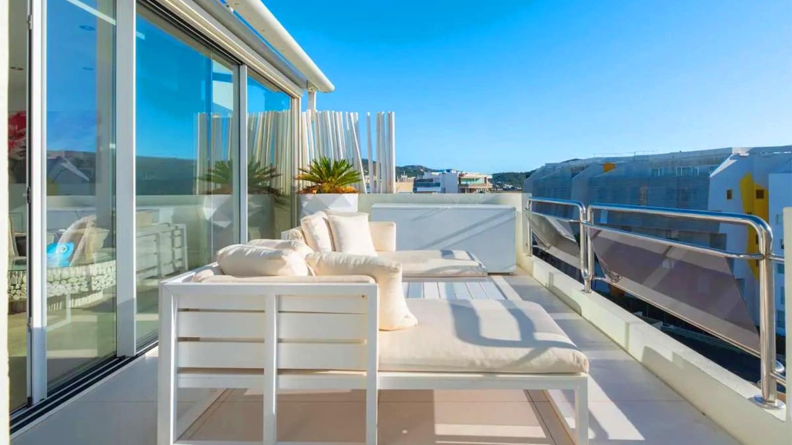2 bedroom Apartment for sale in Ibiza / Eivissa town with pool - € 2,350,000 (Ref: 9158706)