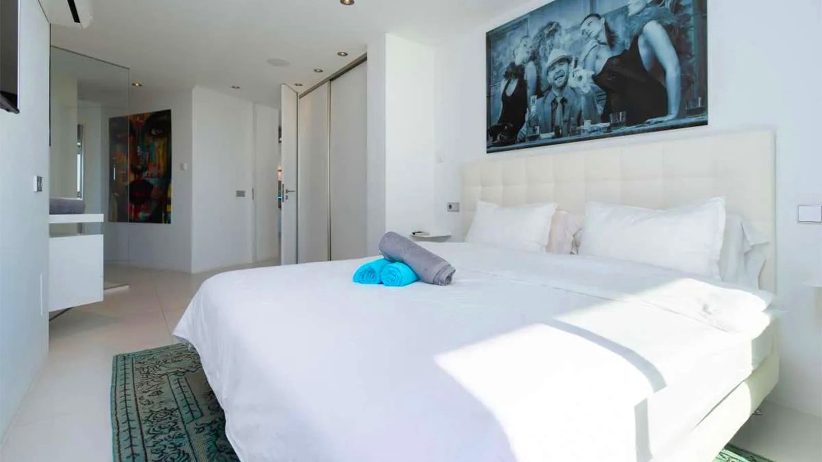 2 bedroom Apartment for sale in Ibiza / Eivissa town with pool - € 2,350,000 (Ref: 9158706)