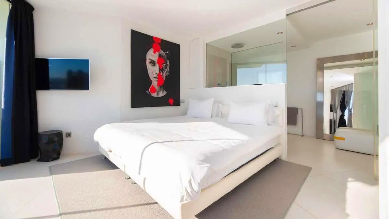 2 bedroom Apartment for sale in Ibiza / Eivissa town with pool - € 2,350,000 (Ref: 9158706)