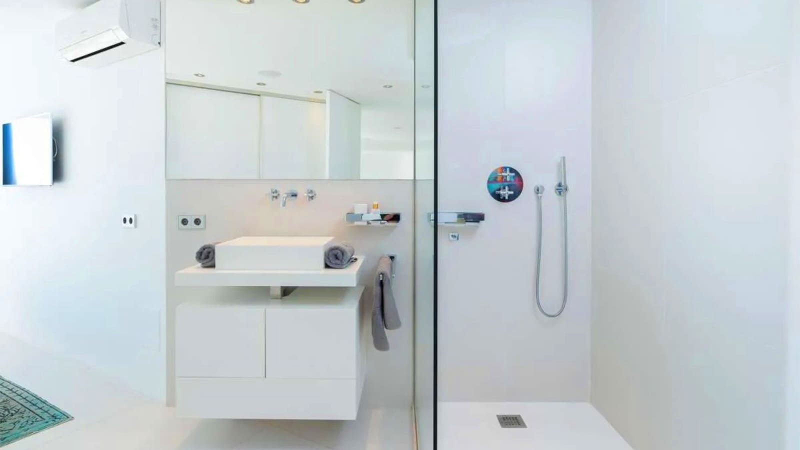 2 bedroom Apartment for sale in Ibiza / Eivissa town with pool - € 2,350,000 (Ref: 9158706)