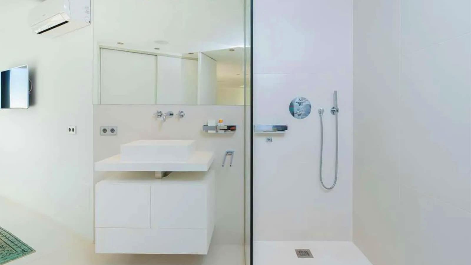 2 bedroom Apartment for sale in Ibiza / Eivissa town with pool - € 2,350,000 (Ref: 9158706)