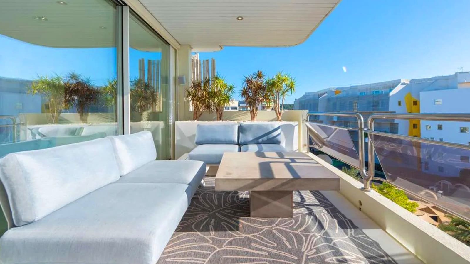 2 bedroom Apartment for sale in Ibiza / Eivissa town with pool - € 2,350,000 (Ref: 9158706)