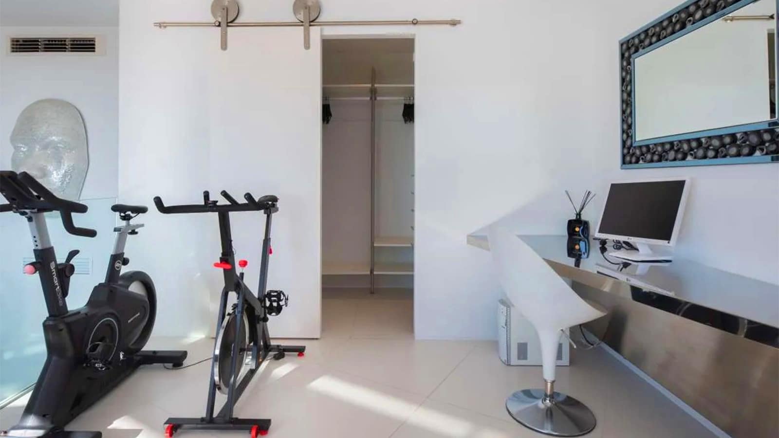 2 bedroom Apartment for sale in Ibiza / Eivissa town with pool - € 2,350,000 (Ref: 9158706)