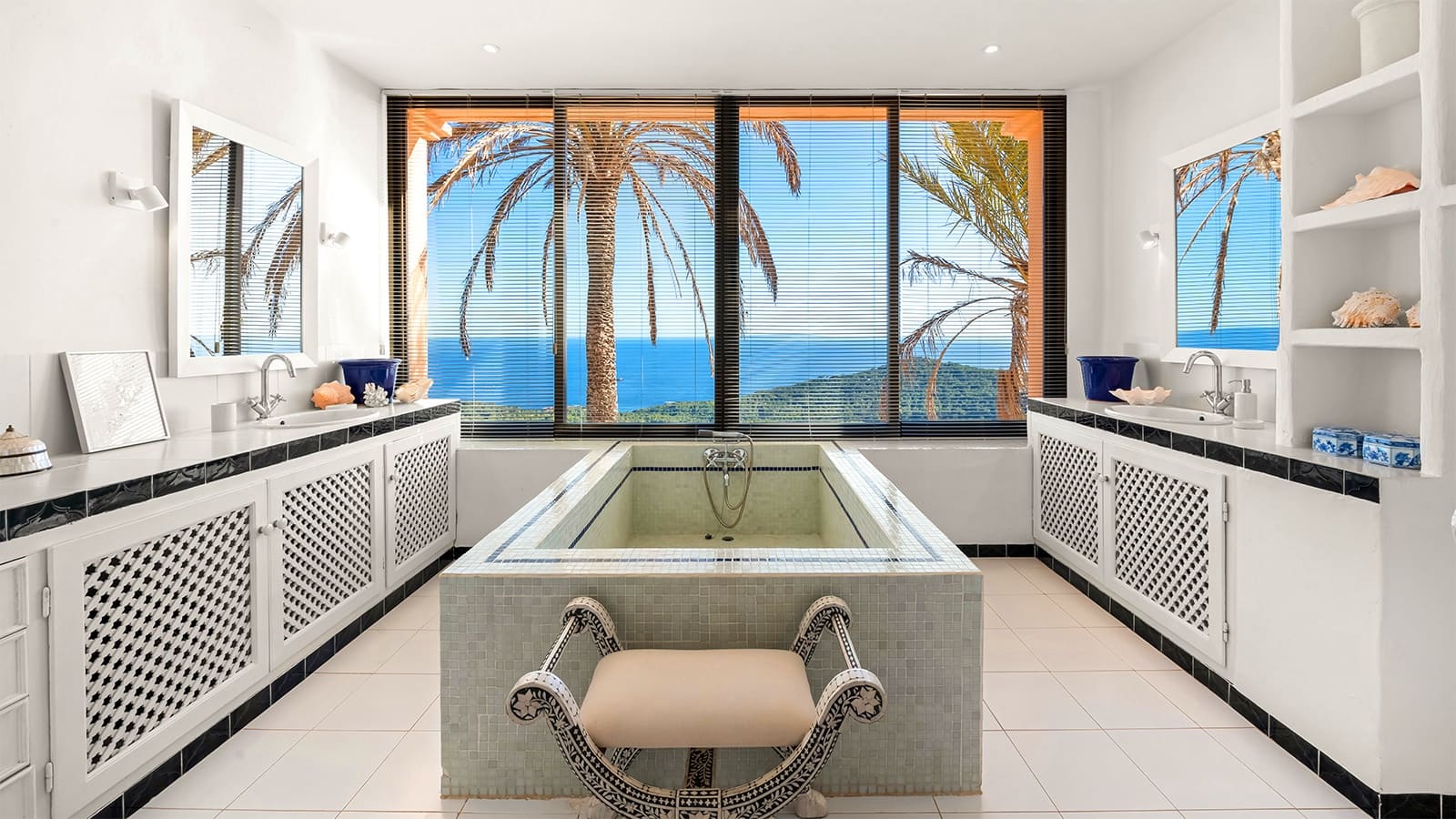 4 sypialnia Willa na sprzedaż w Roca Llisa z basenem - 7 500 000 € (Ref: 9172378)