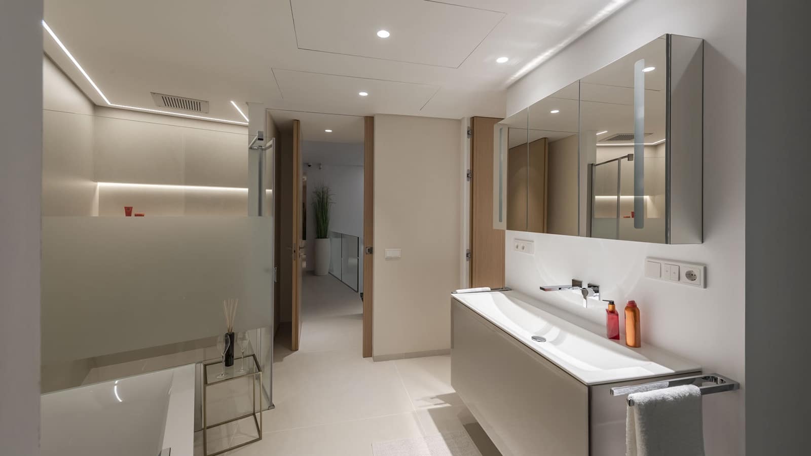 9 bedroom Villa for sale in Roca Llisa with pool - € 9,800,000 (Ref: 9426480)