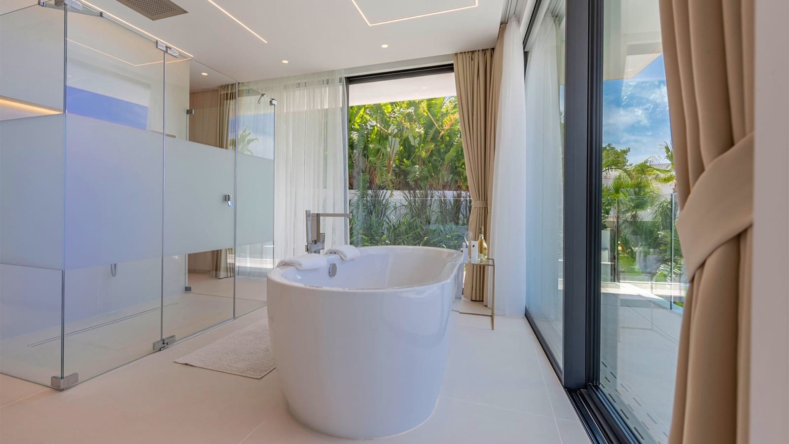 9 bedroom Villa for sale in Roca Llisa with pool - € 9,800,000 (Ref: 9426480)