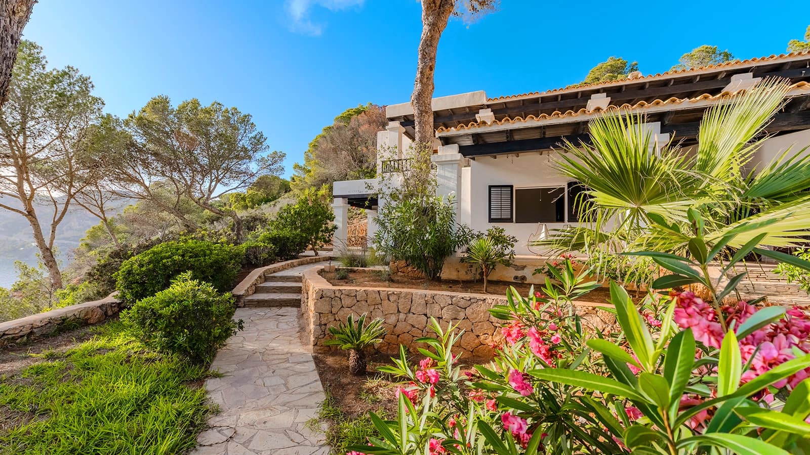 5 sypialnia Willa na sprzedaż w Es Cubells z basenem - 8 500 000 € (Ref: 9450675)