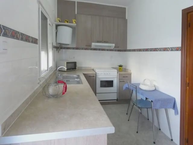 4 bedroom Terraced Villa for sale in Camporrobles with garage - € 140,000 (Ref: 10165297)