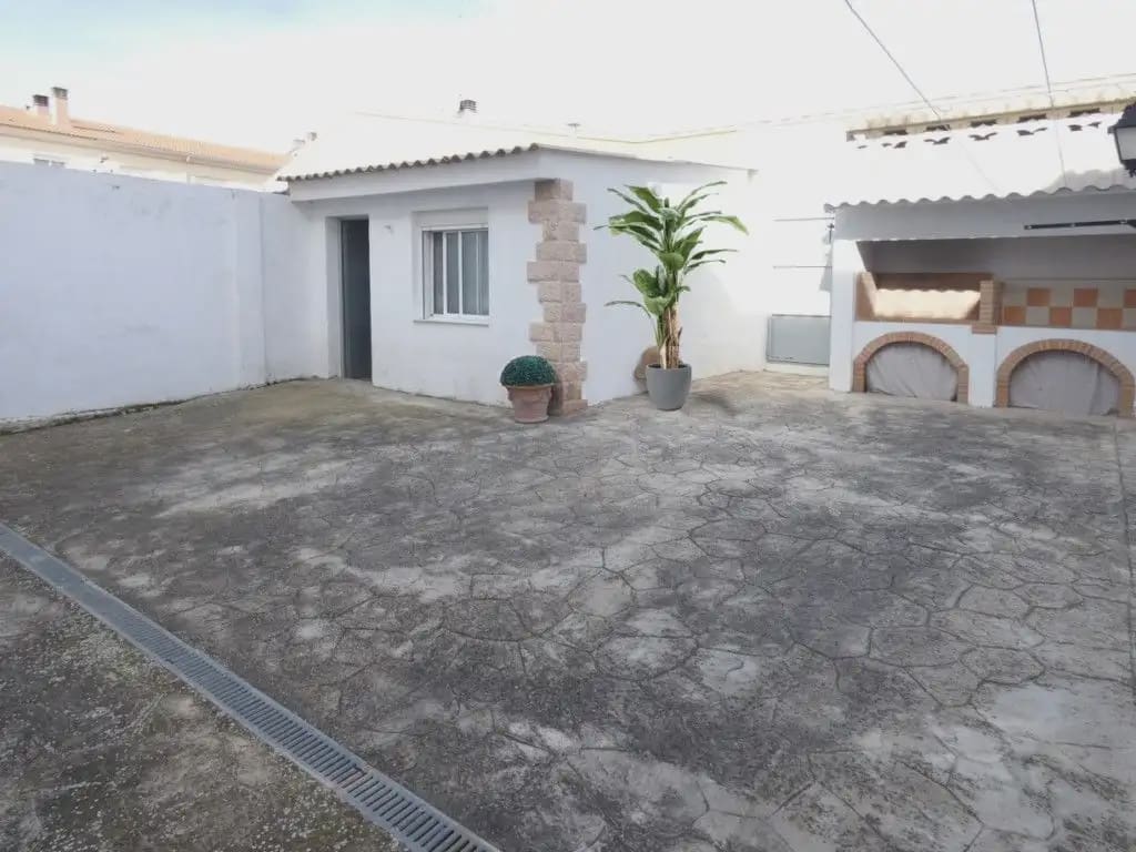 4 bedroom Terraced Villa for sale in Camporrobles with garage - € 140,000 (Ref: 10165297)