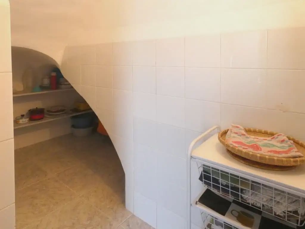 4 bedroom Terraced Villa for sale in Camporrobles with garage - € 140,000 (Ref: 10165297)