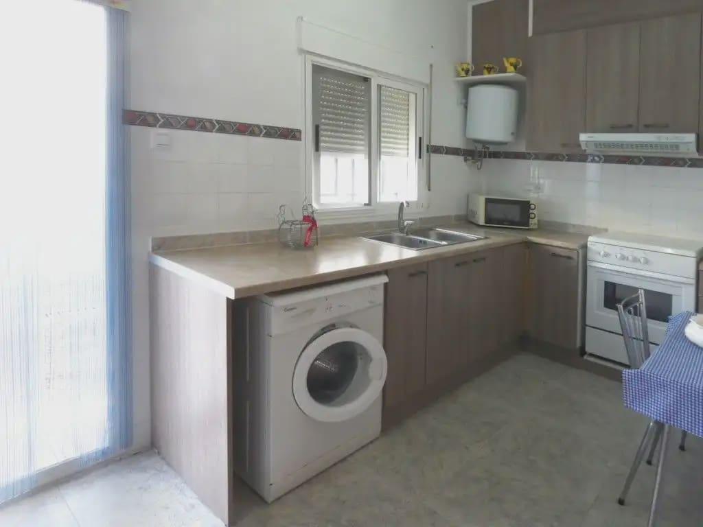 4 bedroom Terraced Villa for sale in Camporrobles with garage - € 140,000 (Ref: 10165297)