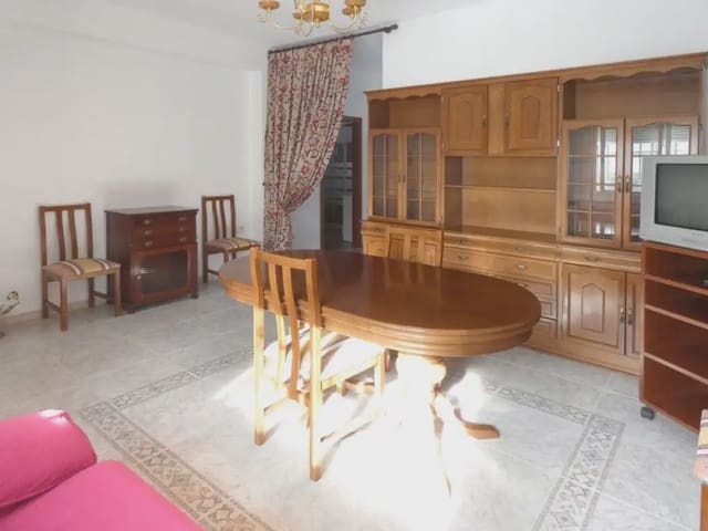 4 bedroom Terraced Villa for sale in Camporrobles with garage - € 140,000 (Ref: 10165297)