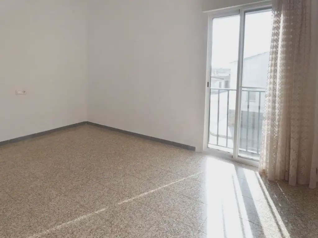 4 bedroom Terraced Villa for sale in Camporrobles with garage - € 140,000 (Ref: 10165297)