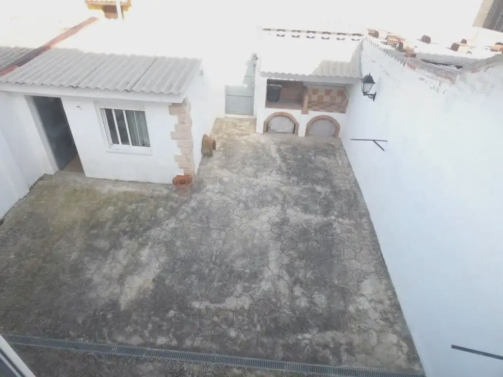 4 bedroom Terraced Villa for sale in Camporrobles with garage - € 140,000 (Ref: 10165297)
