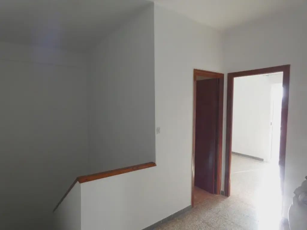 4 bedroom Terraced Villa for sale in Camporrobles with garage - € 140,000 (Ref: 10165297)