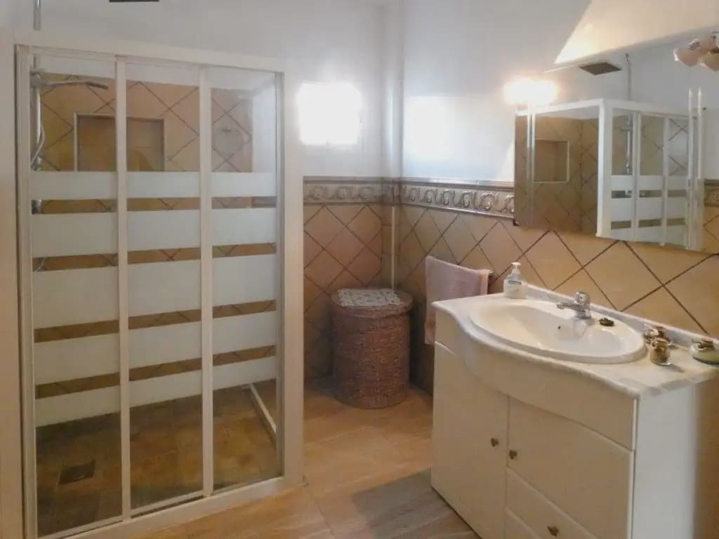 4 bedroom Terraced Villa for sale in Camporrobles with garage - € 140,000 (Ref: 10165297)
