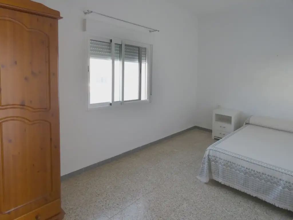 4 bedroom Terraced Villa for sale in Camporrobles with garage - € 140,000 (Ref: 10165297)