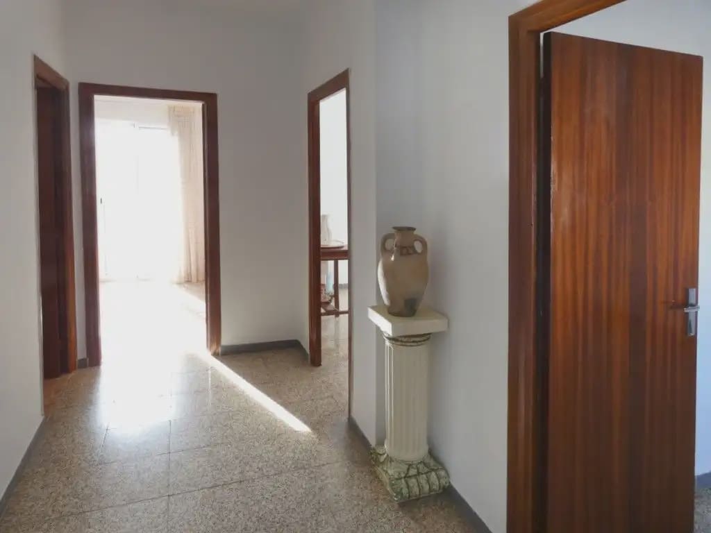 4 bedroom Terraced Villa for sale in Camporrobles with garage - € 140,000 (Ref: 10165297)