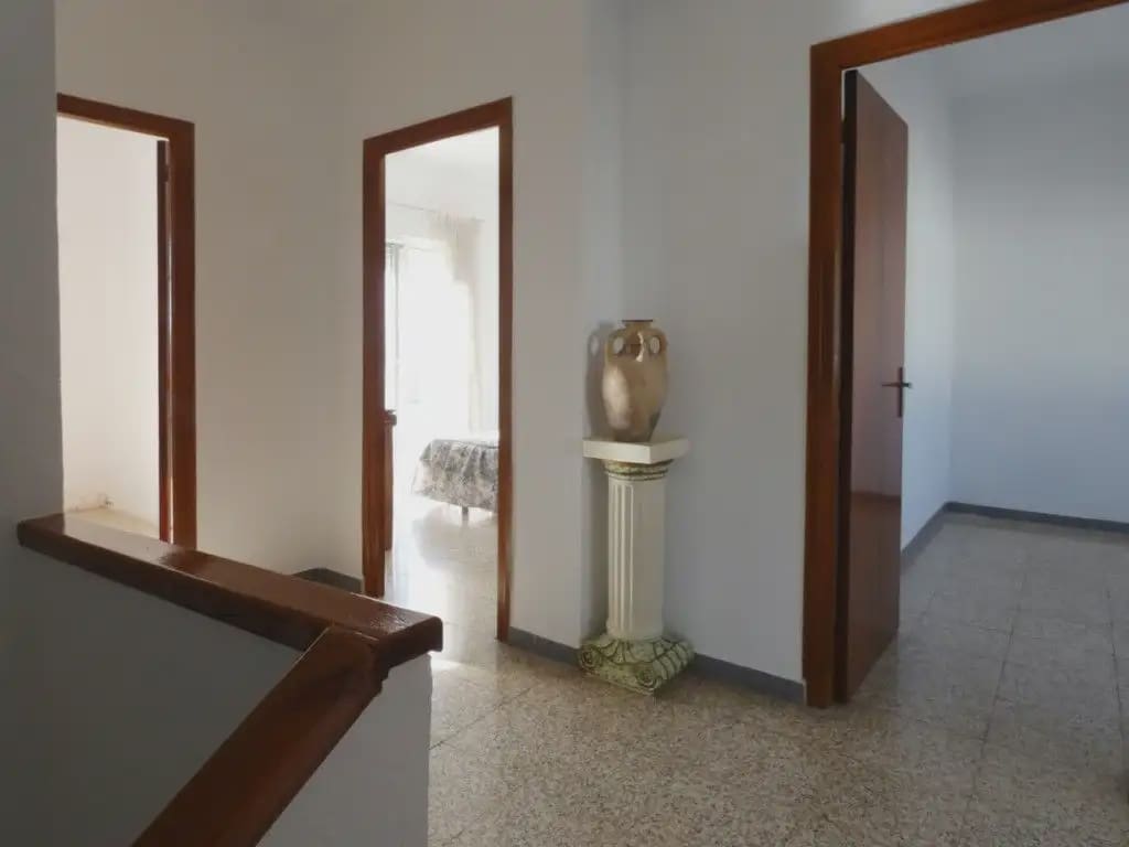 4 bedroom Terraced Villa for sale in Camporrobles with garage - € 140,000 (Ref: 10165297)