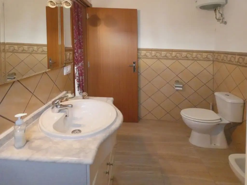 4 bedroom Terraced Villa for sale in Camporrobles with garage - € 140,000 (Ref: 10165297)