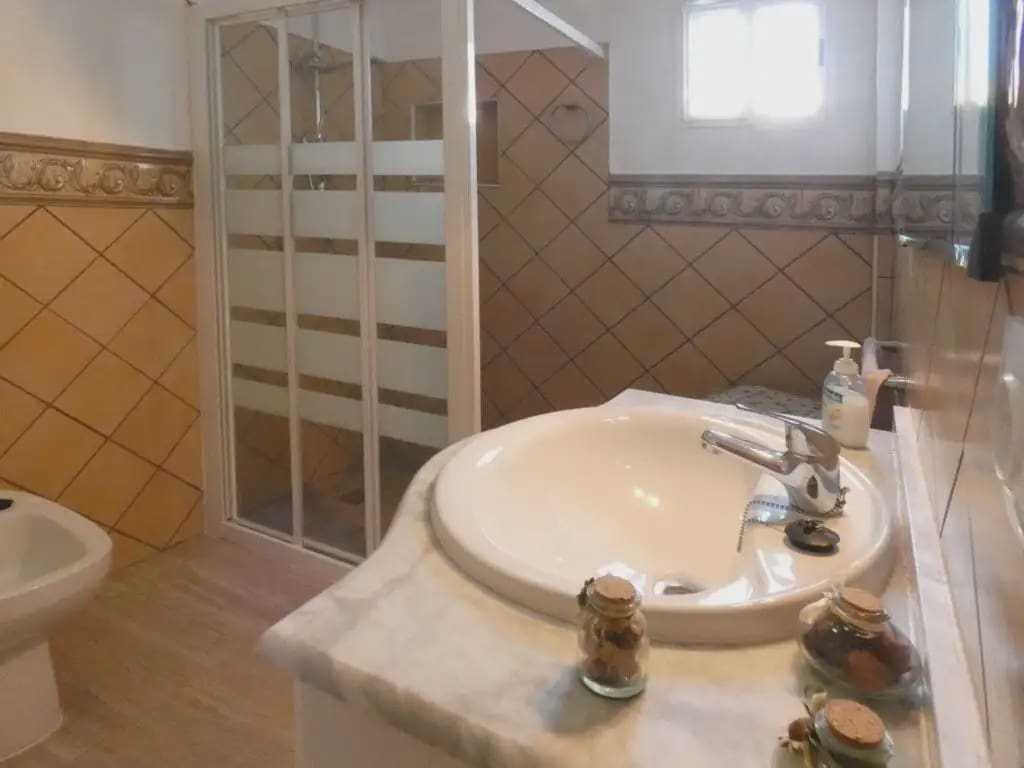 4 bedroom Terraced Villa for sale in Camporrobles with garage - € 140,000 (Ref: 10165297)
