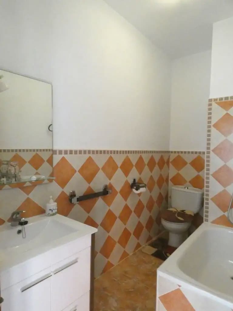 4 bedroom Terraced Villa for sale in Camporrobles with garage - € 140,000 (Ref: 10165297)