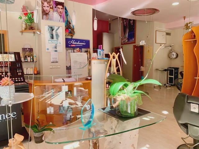 Kaupallinen vuokrattavana paikassa Cabanyal-Canyamelar, Valencia kaupunki - 2 400 € (Ref: 10165298)