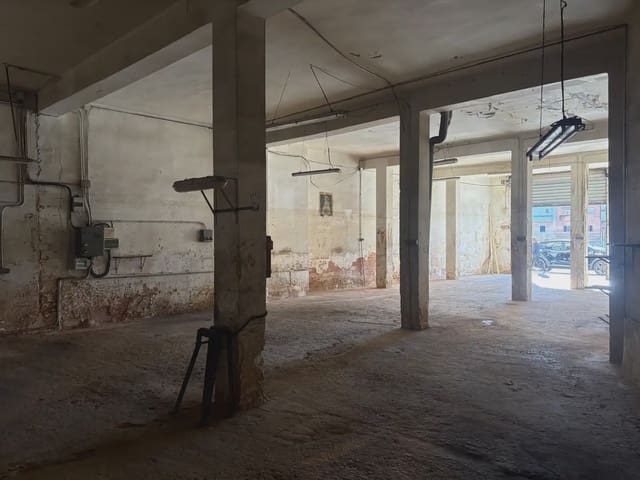 Kommersiell att hyra i Paiporta - 700 € (Ref: 10165309)