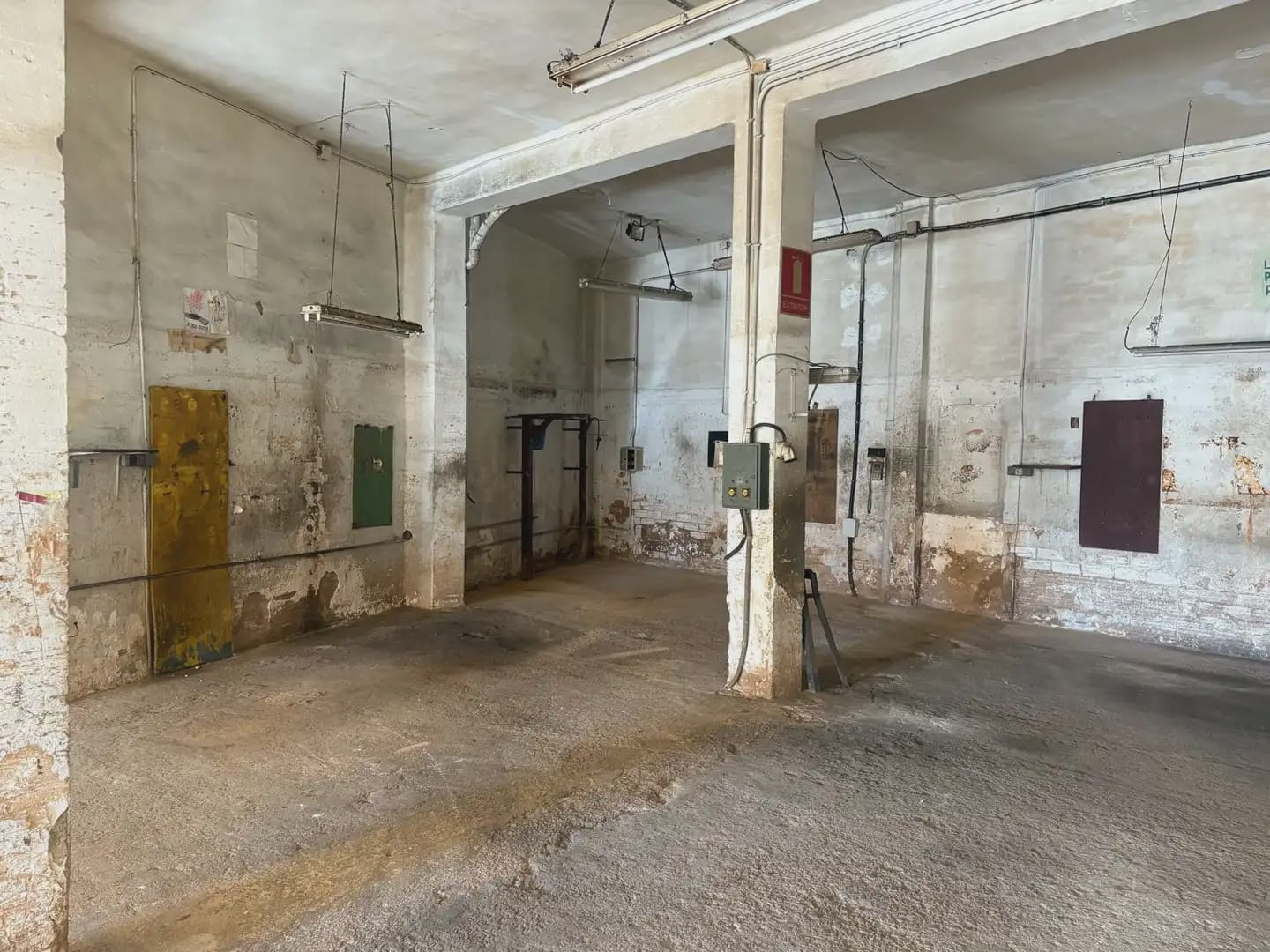 Kommersiell att hyra i Paiporta - 700 € (Ref: 10165309)