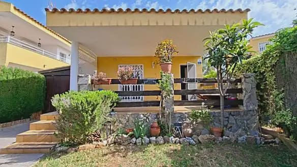 3 bedroom Villa for sale in Peniscola with pool garage - € 289,000 (Ref: 10165310)