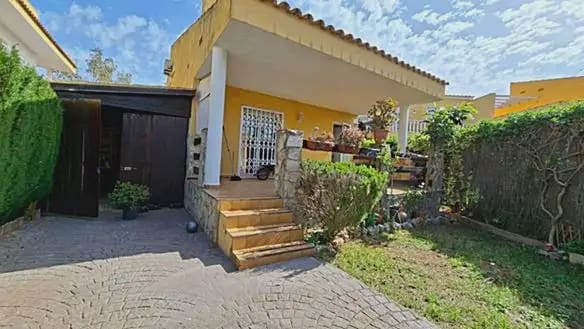 3 bedroom Villa for sale in Peniscola with pool garage - € 289,000 (Ref: 10165310)