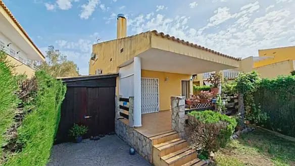 3 bedroom Villa for sale in Peniscola with pool garage - € 289,000 (Ref: 10165310)