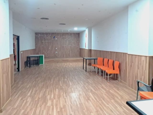 Kaupallinen myytävänä paikassa La Creu del Grau, Valencia kaupunki - 299 000 € (Ref: 10165312)