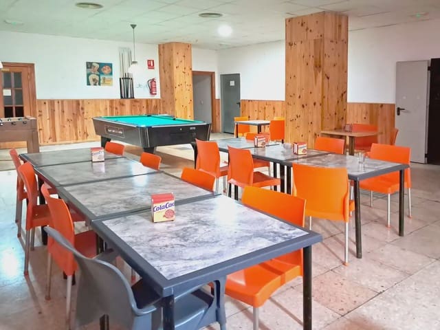 Kaupallinen myytävänä paikassa La Creu del Grau, Valencia kaupunki - 299 000 € (Ref: 10165312)