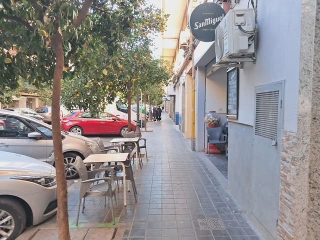 Kaupallinen myytävänä paikassa La Creu del Grau, Valencia kaupunki - 299 000 € (Ref: 10165312)